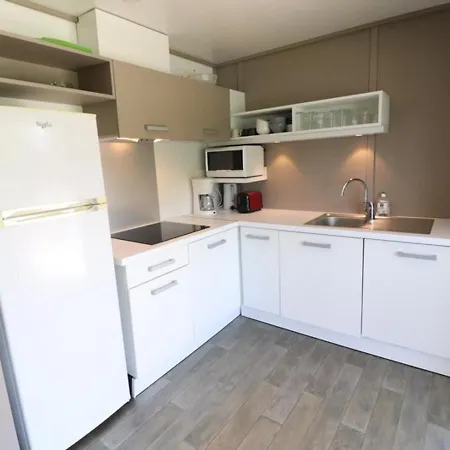 Chalet Moderne Au Bord De L'eau Avec Terrasse, Proche Activites Et Commerces - Fr-1-742-342 Le Rouget