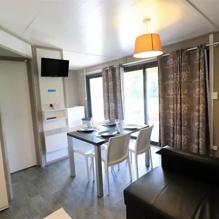 Chalet Moderne Au Bord De L'eau Avec Terrasse, Proche Activites Et Commerces - Fr-1-742-342 Le Rouget